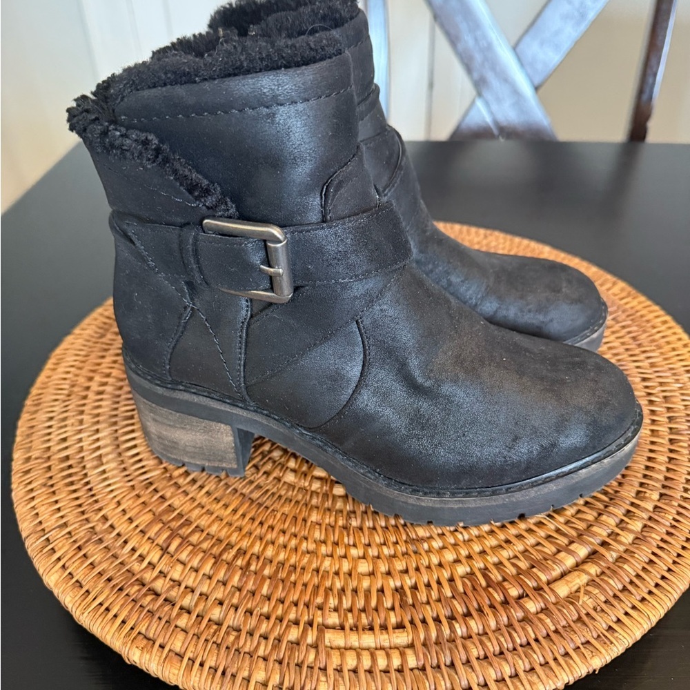 Crown‎ Vintage Women's Black Ankle Boots